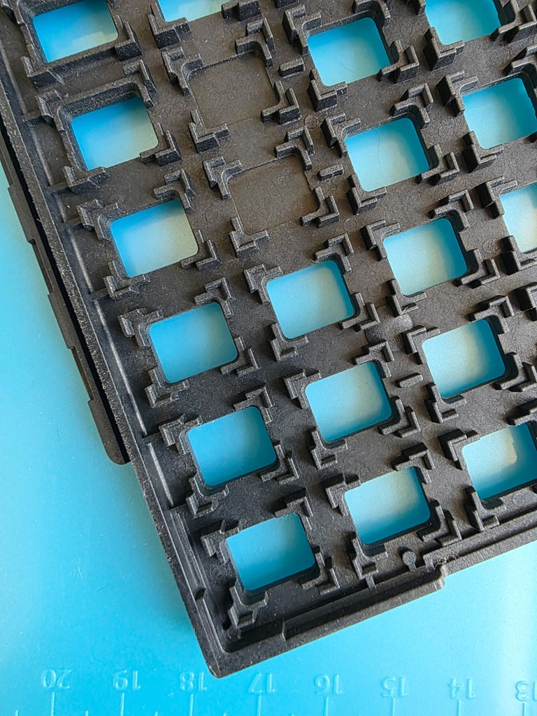 11.00 x 13.00 x 1.50 BGA PPT136, T-150 — OX3 semiconductor packaging